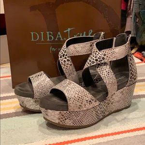 Diba True SIZE 8 Platform Wedge